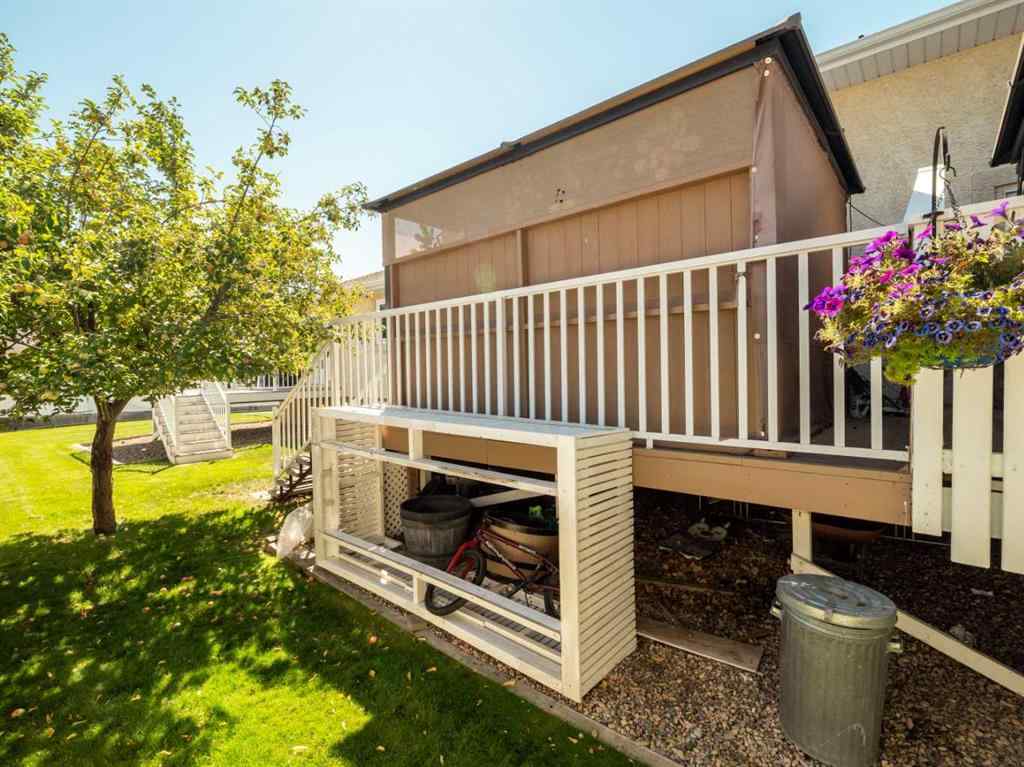 MLS® A2249594 - 77 Columbia Boulevard W in Varsity Village Lethbridge, Residential