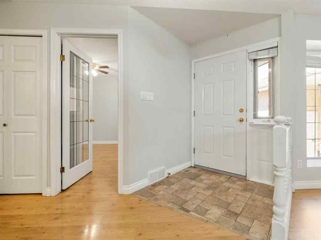MLS® A2249594 - 77 Columbia Boulevard W in Varsity Village Lethbridge, Residential