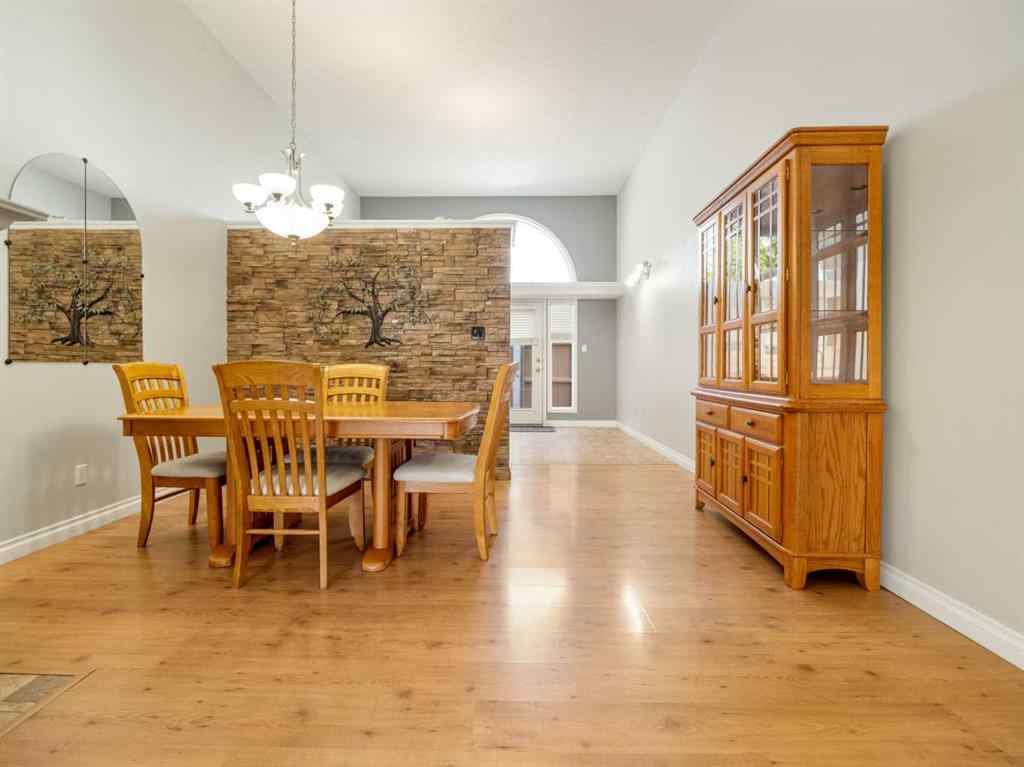 MLS® A2249594 - 77 Columbia Boulevard W in Varsity Village Lethbridge, Residential