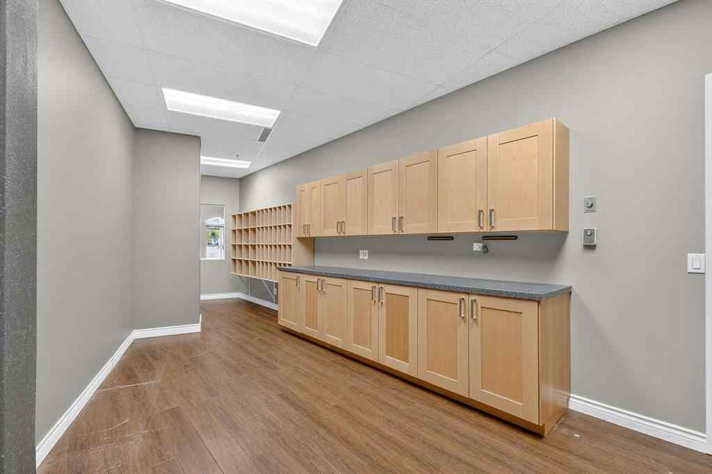 MLS® A2249596 - Unit #121 4808 50 Street  in Downtown Innisfail Innisfail, Commercial