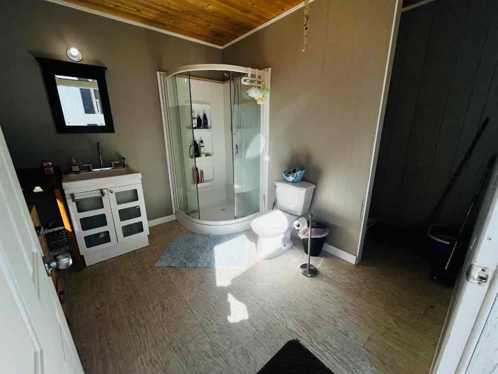 MLS® A2249606 - 855 Meadowview Road  in Laurier lake Rural St. Paul No. 19, County of, Residential