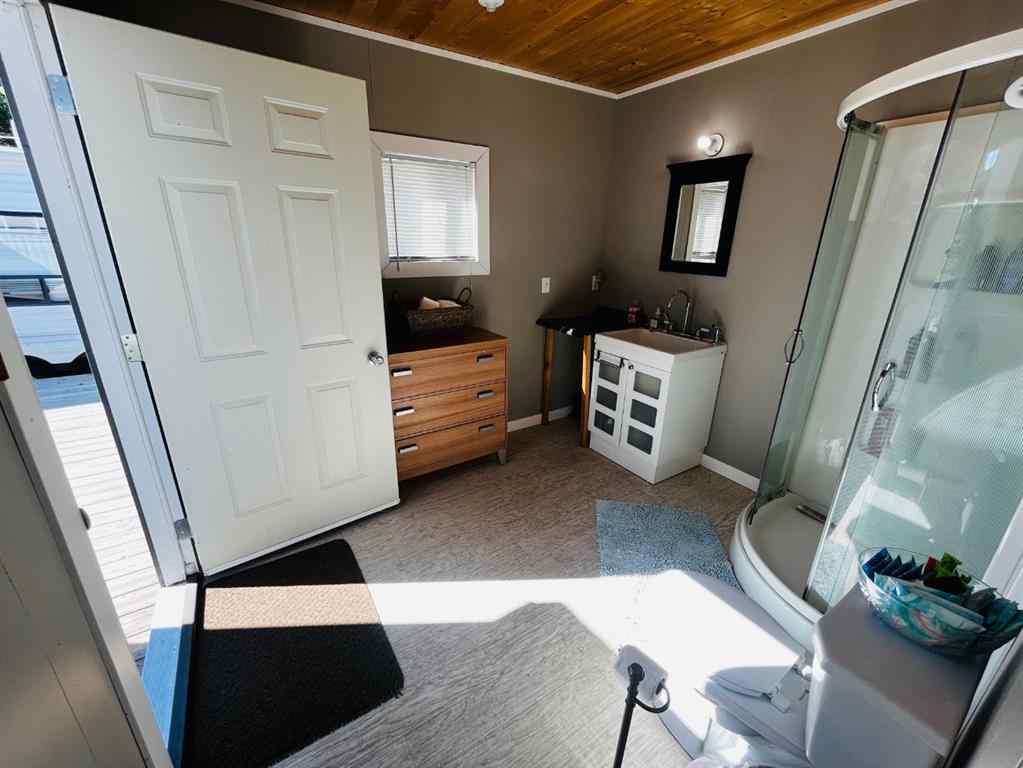 MLS® A2249606 - 855 Meadowview Road  in Laurier lake Rural St. Paul No. 19, County of, Residential