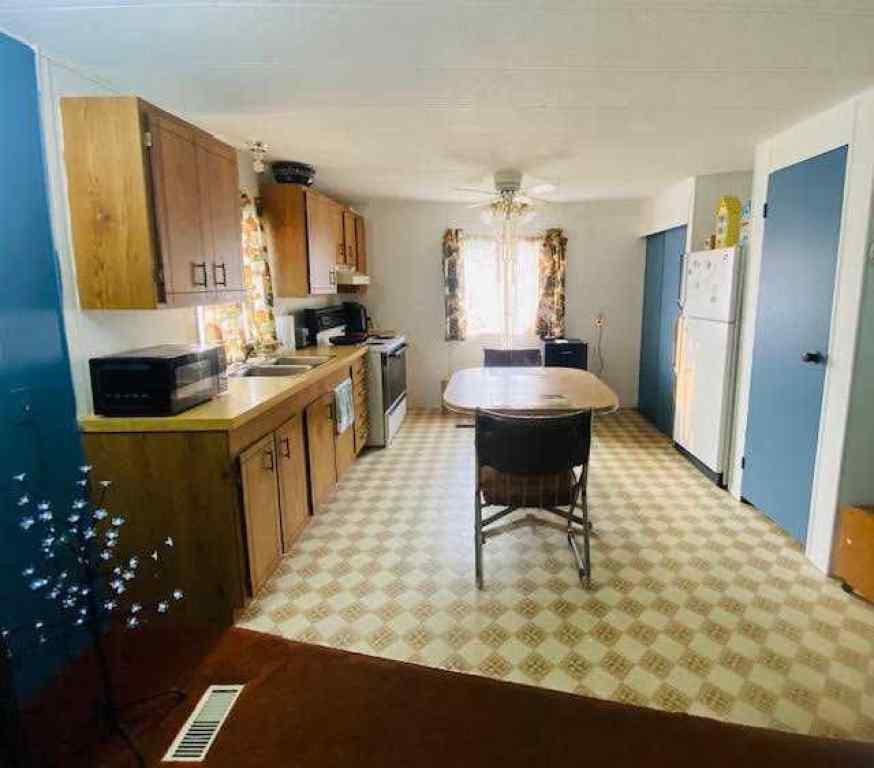 MLS® A2249609 - Unit #303 133 JARVIS Street  in Hillcrest Hinton, Mobile