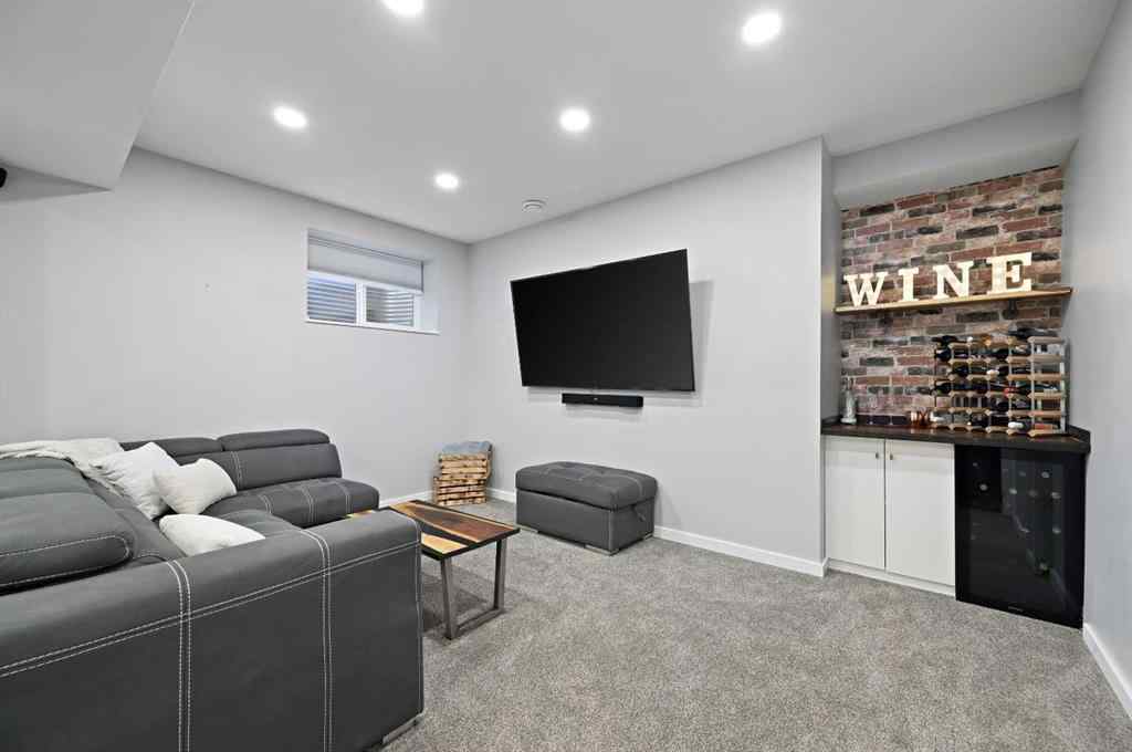 MLS® A2249611 - 89 Sunrise Crescent  in Sunset Ridge Cochrane, Residential