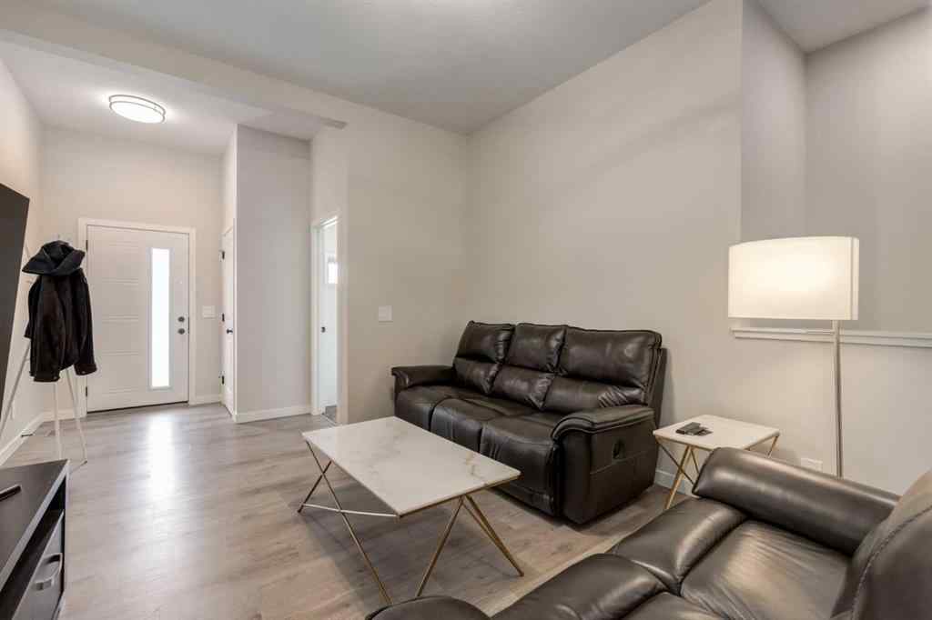 MLS® A2249629 - 812 Reynolds Manor SW in Coopers Crossing Airdrie, Residential