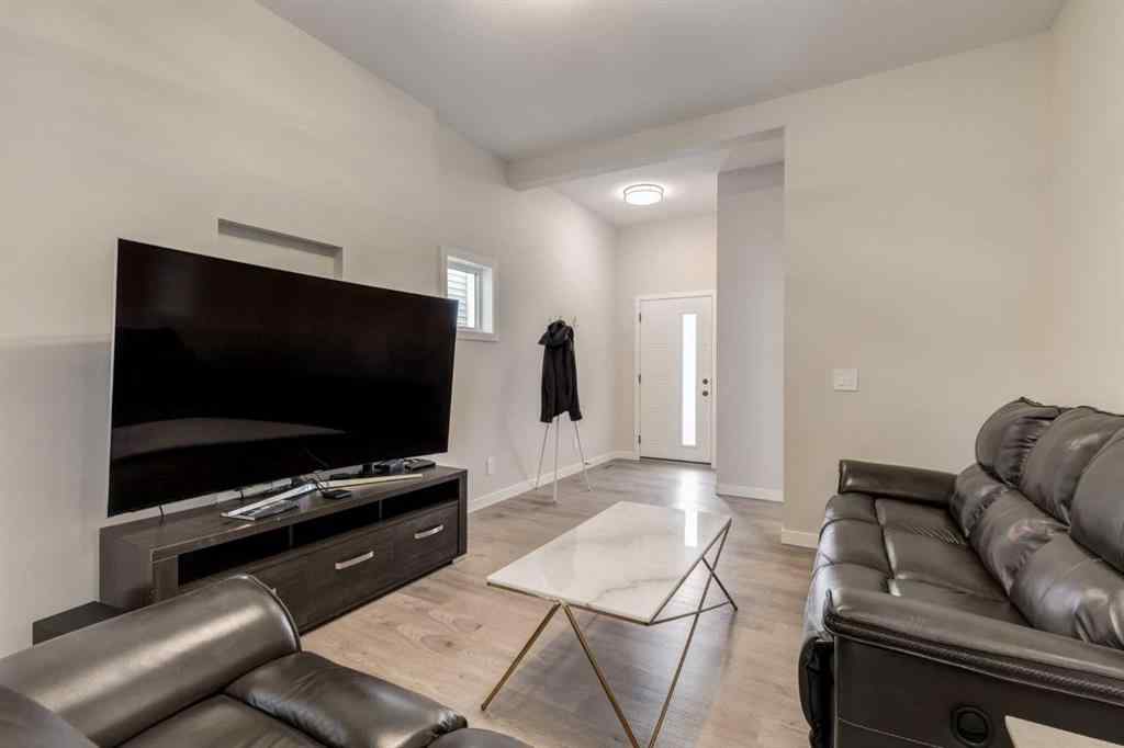 MLS® A2249629 - 812 Reynolds Manor SW in Coopers Crossing Airdrie, Residential