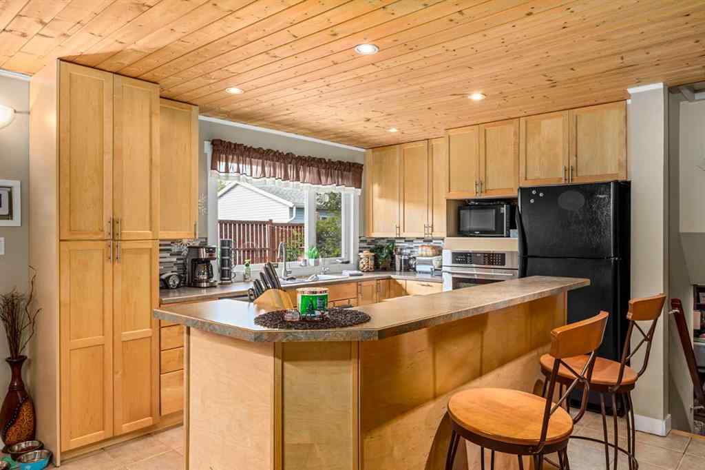 MLS® A2249645 - 803 Forlee Drive SE in Forest Heights Calgary, Residential