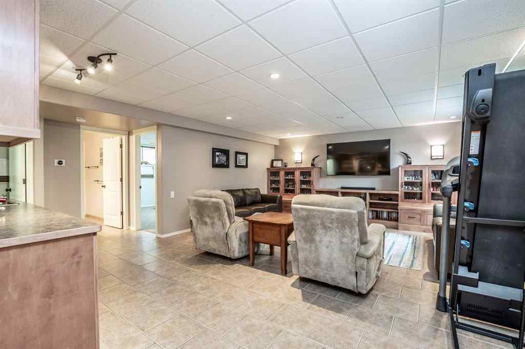 MLS® A2249648 - 625 Hampshire Way NE in Hampton Hills High River, Residential