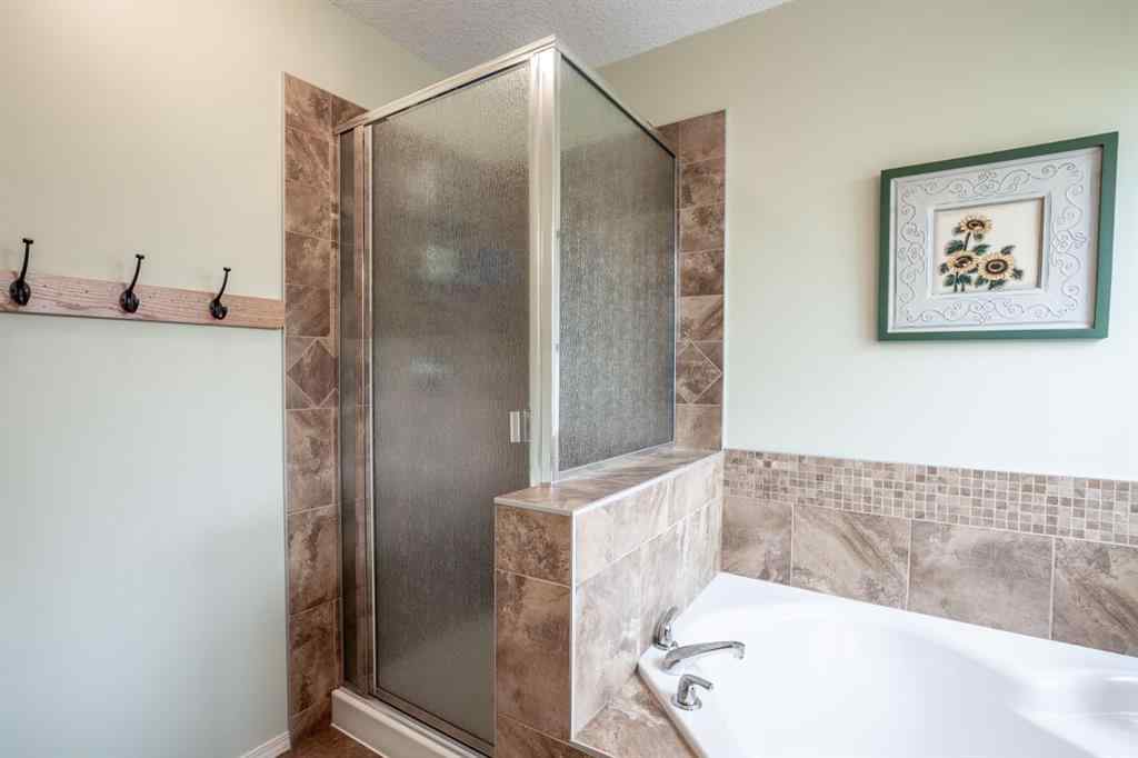 MLS® A2249648 - 625 Hampshire Way NE in Hampton Hills High River, Residential