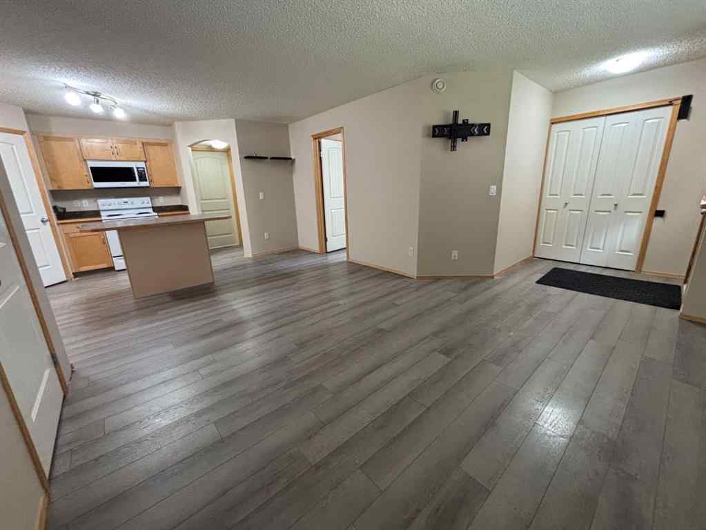 MLS® A2249649 - Unit #106 8 Everridge Square SW in Evergreen Calgary, Residential