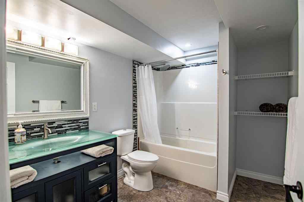 MLS® A2249656 - 1 Fern Glade Crescent  in Fox Run Sylvan Lake, Residential