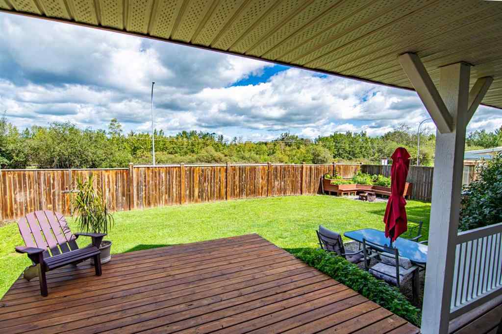 MLS® A2249656 - 1 Fern Glade Crescent  in Fox Run Sylvan Lake, Residential