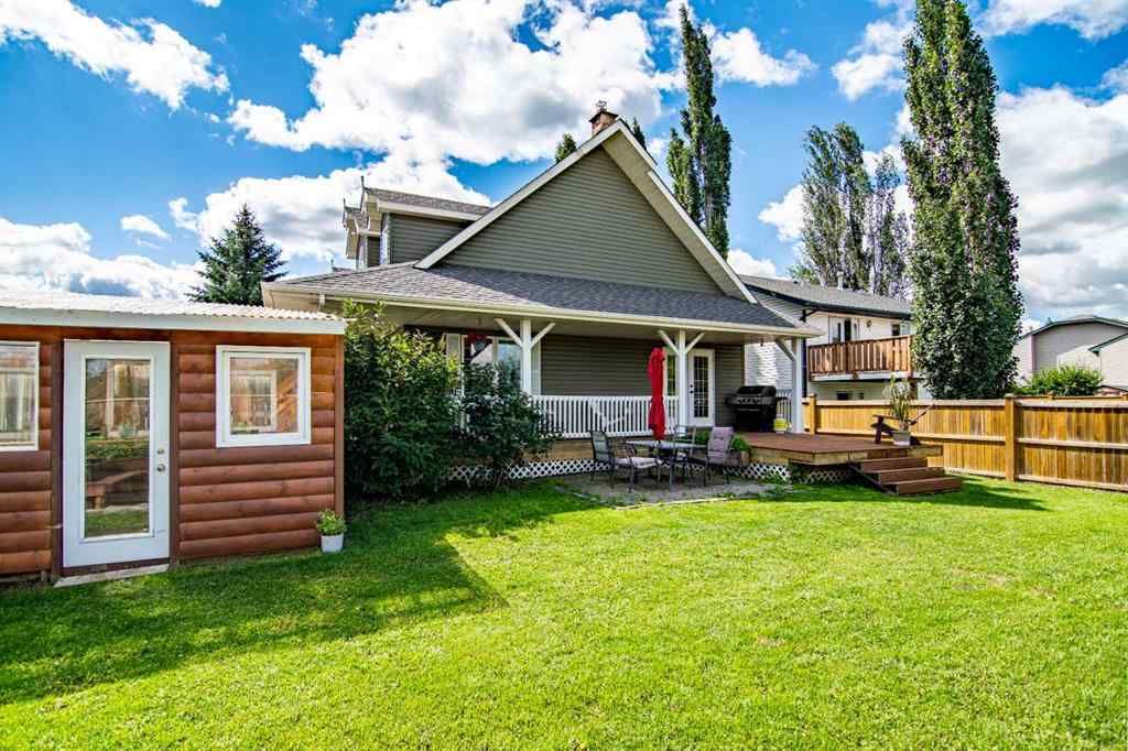 MLS® A2249656 - 1 Fern Glade Crescent  in Fox Run Sylvan Lake, Residential