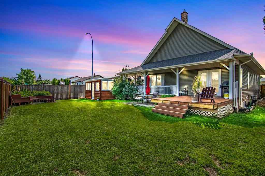 MLS® A2249656 - 1 Fern Glade Crescent  in Fox Run Sylvan Lake, Residential