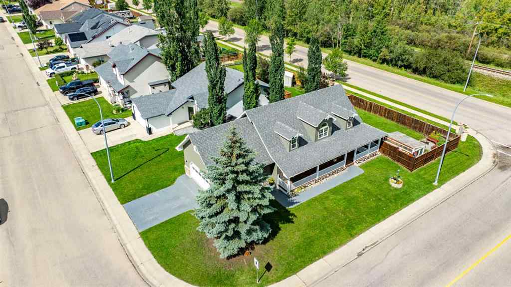 MLS® A2249656 - 1 Fern Glade Crescent  in Fox Run Sylvan Lake, Residential