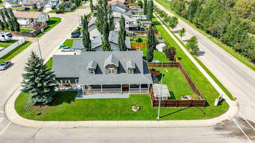 MLS® A2249656 - 1 Fern Glade Crescent  in Fox Run Sylvan Lake, Residential