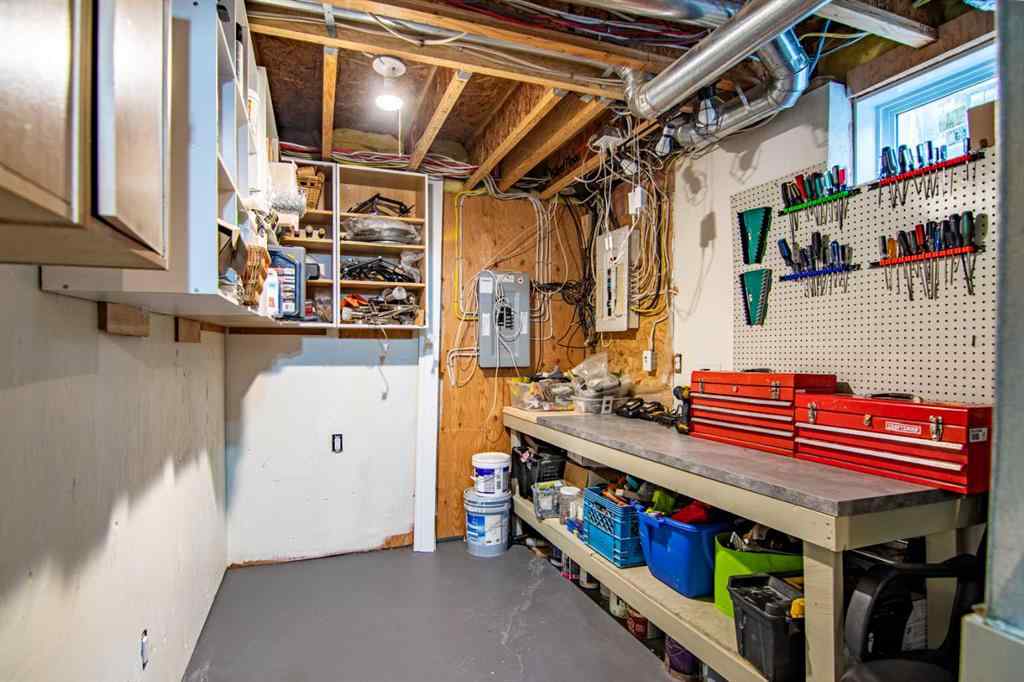MLS® A2249656 - 1 Fern Glade Crescent  in Fox Run Sylvan Lake, Residential
