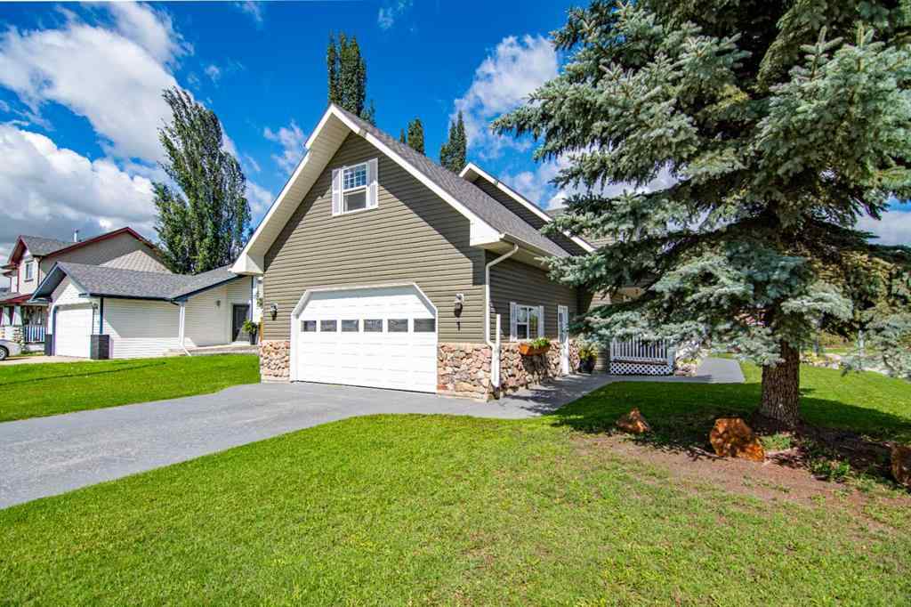 MLS® A2249656 - 1 Fern Glade Crescent  in Fox Run Sylvan Lake, Residential
