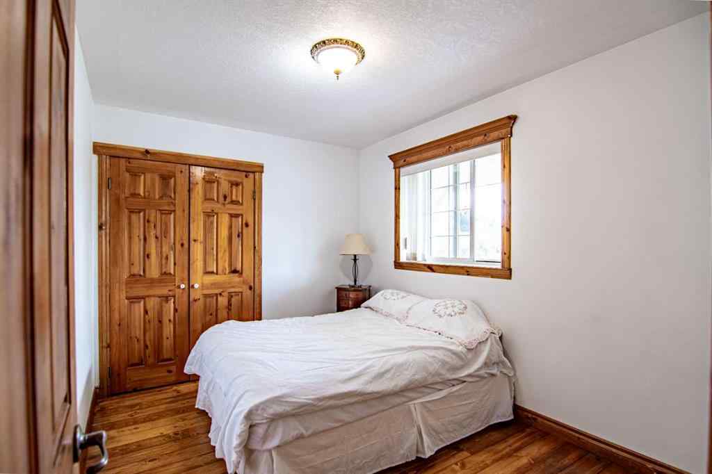 MLS® A2249656 - 1 Fern Glade Crescent  in Fox Run Sylvan Lake, Residential