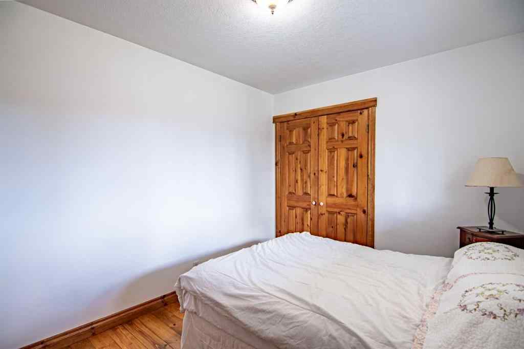 MLS® A2249656 - 1 Fern Glade Crescent  in Fox Run Sylvan Lake, Residential