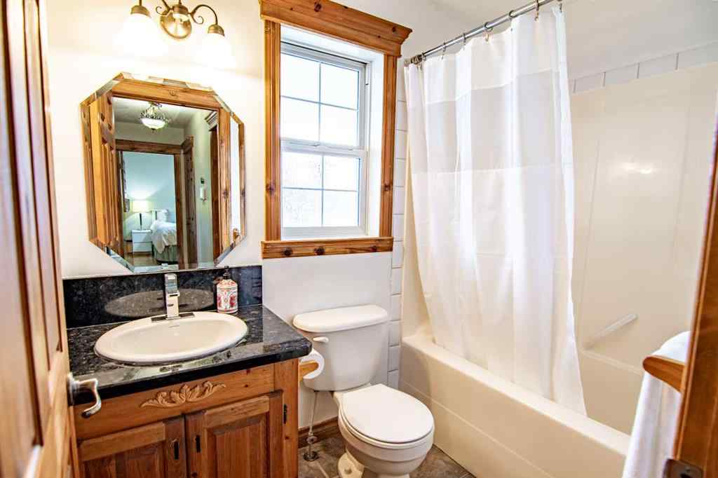 MLS® A2249656 - 1 Fern Glade Crescent  in Fox Run Sylvan Lake, Residential