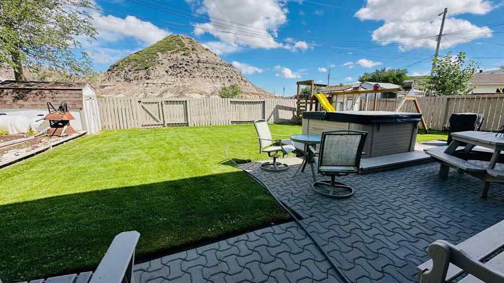 MLS® A2249665 - 28 Hunts Crescent   in Huntington Drumheller, Residential