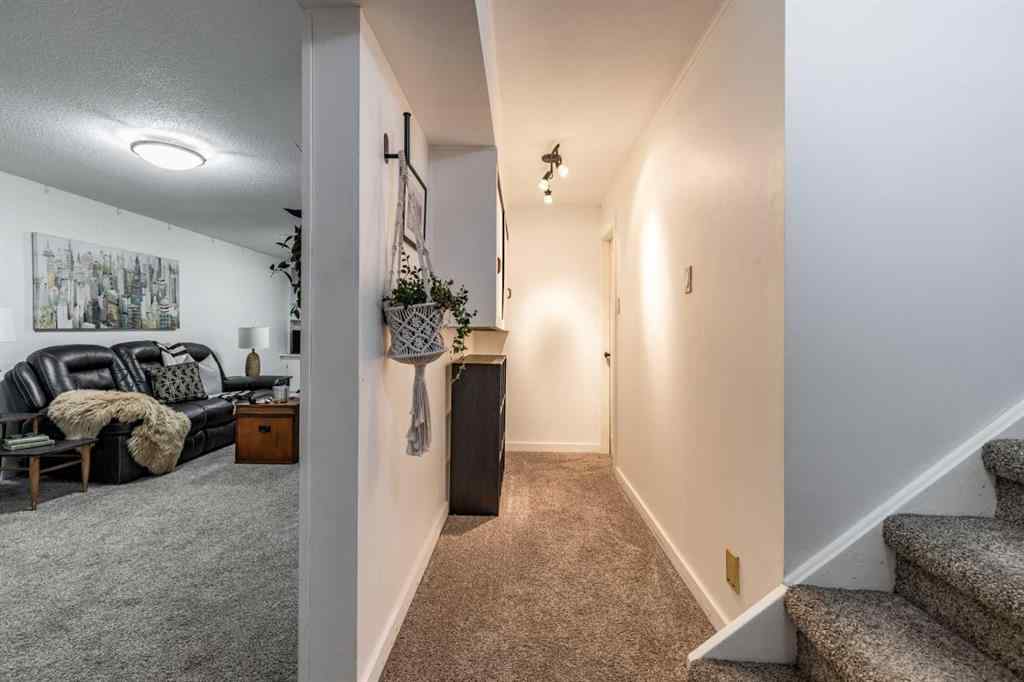MLS® A2249676 - 1499 10 Avenue NE in Northeast Crescent Heights Medicine Hat, Residential