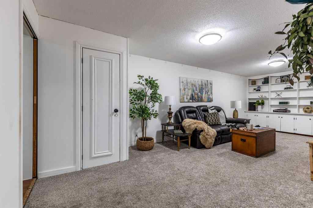 MLS® A2249676 - 1499 10 Avenue NE in Northeast Crescent Heights Medicine Hat, Residential