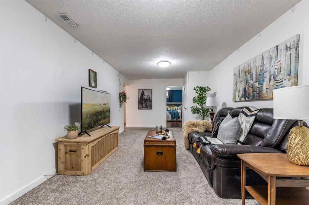 MLS® A2249676 - 1499 10 Avenue NE in Northeast Crescent Heights Medicine Hat, Residential