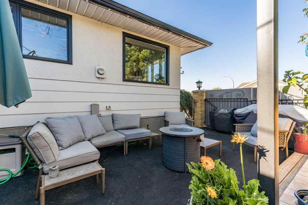 MLS® A2249676 - 1499 10 Avenue NE in Northeast Crescent Heights Medicine Hat, Residential