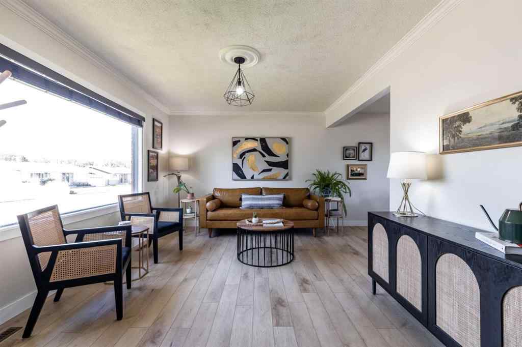MLS® A2249676 - 1499 10 Avenue NE in Northeast Crescent Heights Medicine Hat, Residential