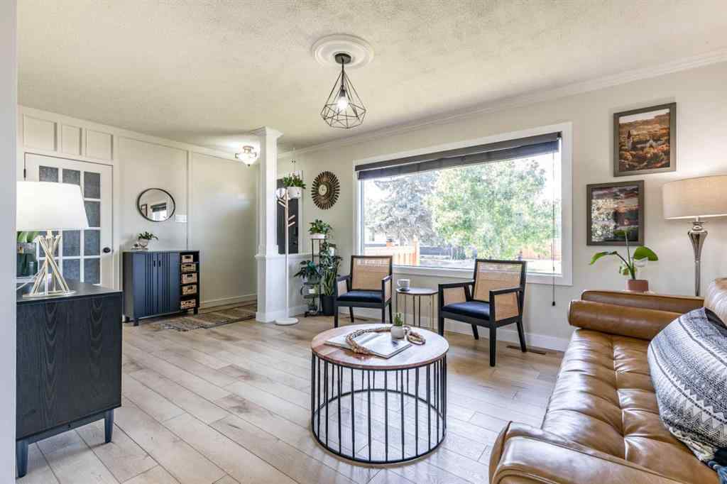 MLS® A2249676 - 1499 10 Avenue NE in Northeast Crescent Heights Medicine Hat, Residential