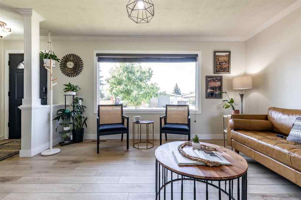 MLS® A2249676 - 1499 10 Avenue NE in Northeast Crescent Heights Medicine Hat, Residential