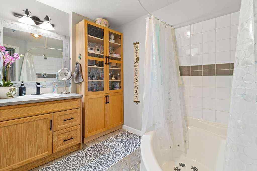MLS® A2249677 - Unit #308 5040 53 Street  in Downtown Sylvan Lake, Residential