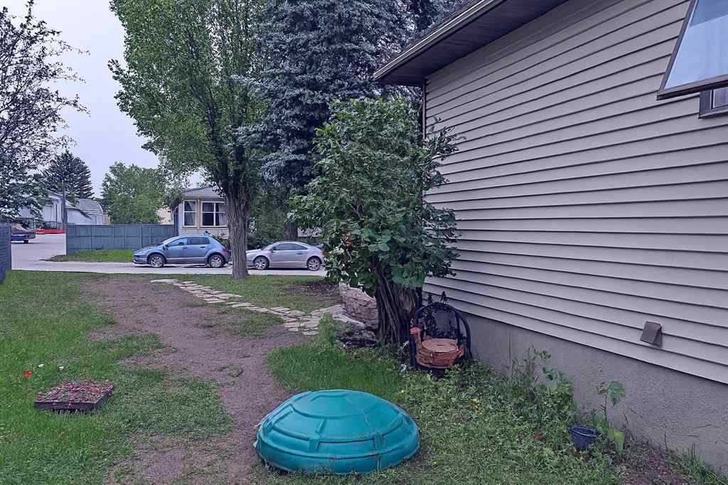 MLS® A2249684 - 259 Deerview Drive SE in Deer Ridge Calgary, Residential