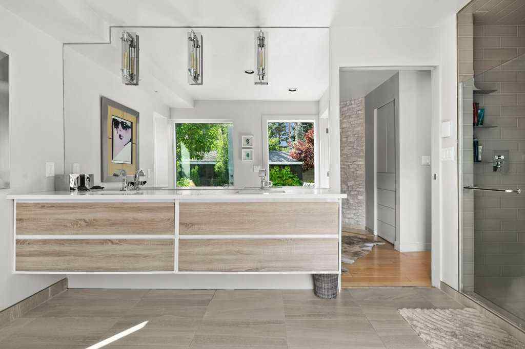 MLS® A2249686 - 112 Varsity Green Bay NW in Varsity Calgary, Residential