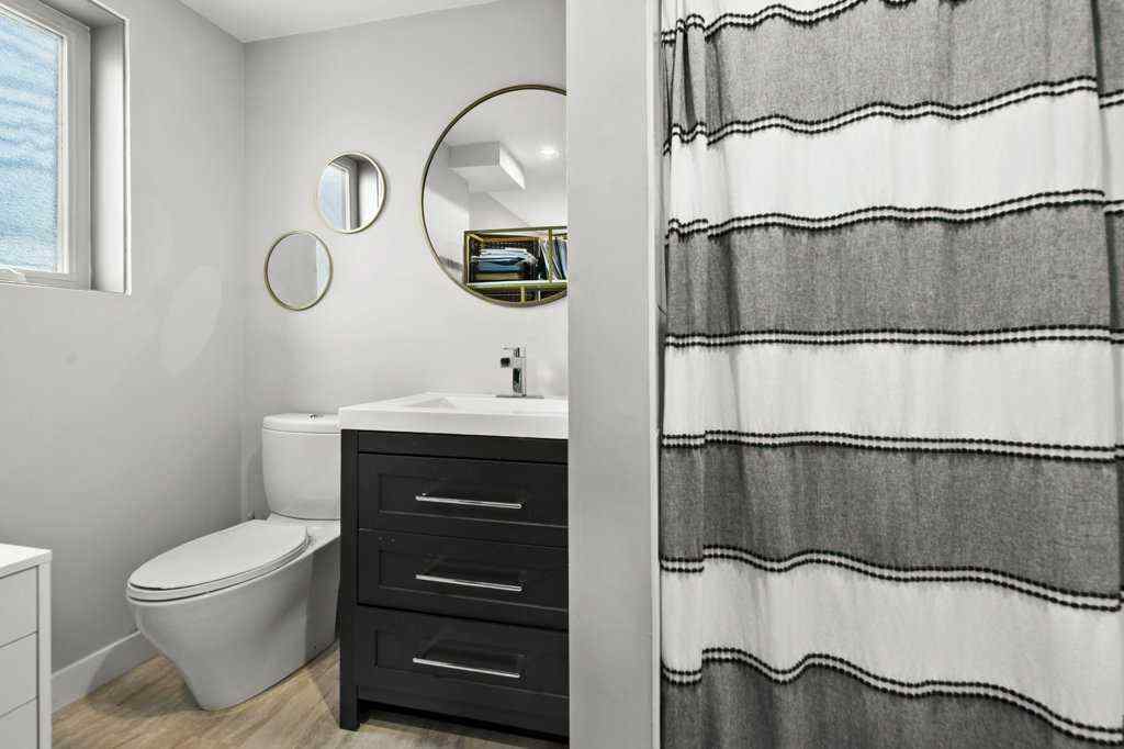 MLS® A2249686 - 112 Varsity Green Bay NW in Varsity Calgary, Residential