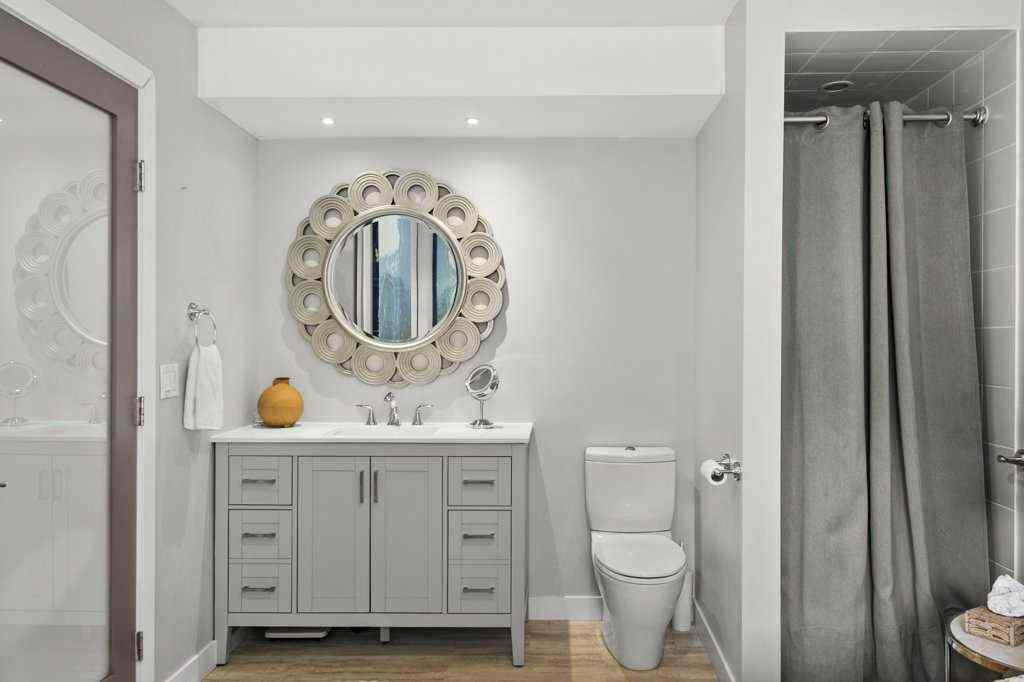 MLS® A2249686 - 112 Varsity Green Bay NW in Varsity Calgary, Residential