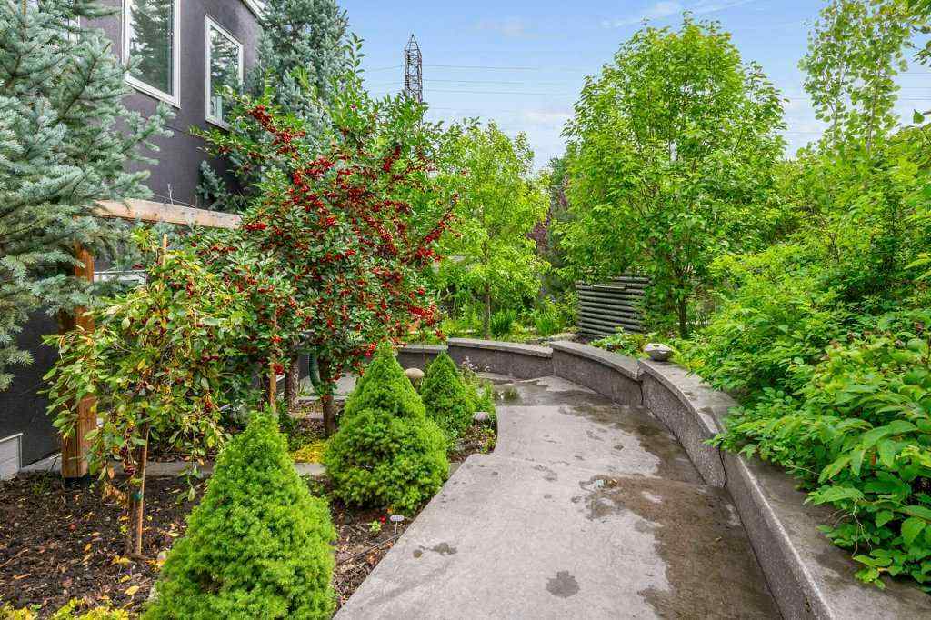 MLS® A2249686 - 112 Varsity Green Bay NW in Varsity Calgary, Residential