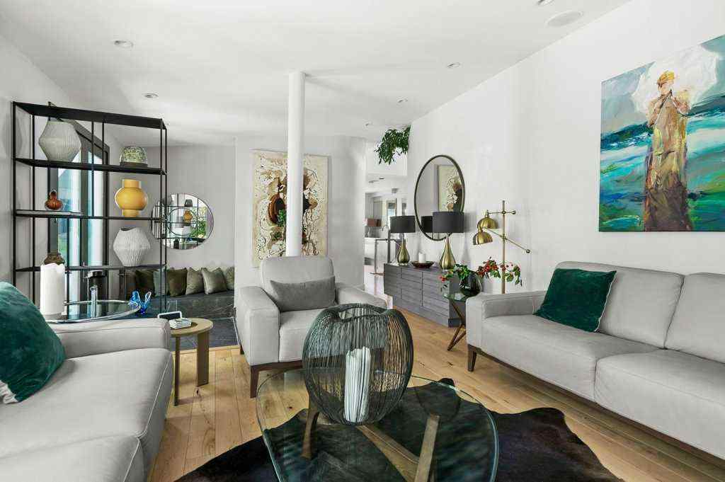 MLS® A2249686 - 112 Varsity Green Bay NW in Varsity Calgary, Residential