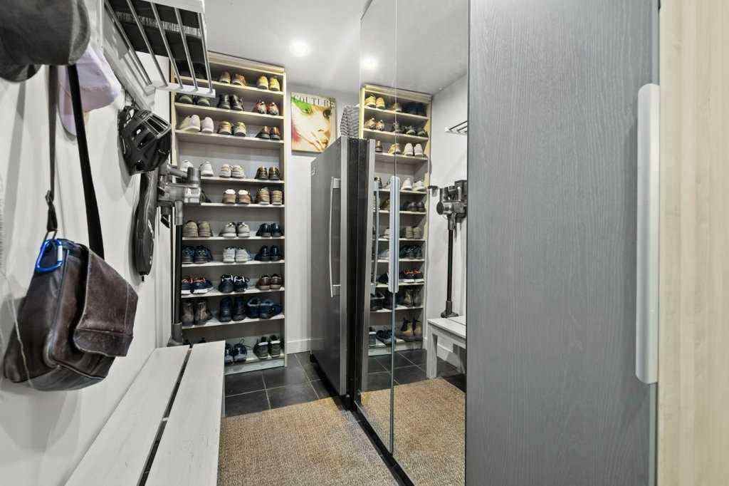 MLS® A2249686 - 112 Varsity Green Bay NW in Varsity Calgary, Residential