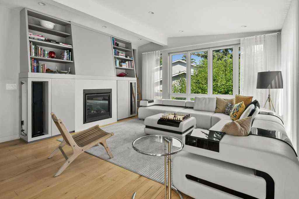 MLS® A2249686 - 112 Varsity Green Bay NW in Varsity Calgary, Residential