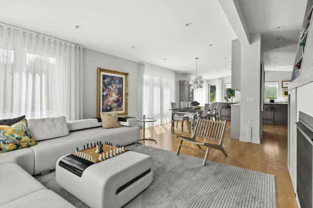 MLS® A2249686 - 112 Varsity Green Bay NW in Varsity Calgary, Residential