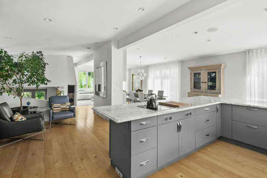 MLS® A2249686 - 112 Varsity Green Bay NW in Varsity Calgary, Residential