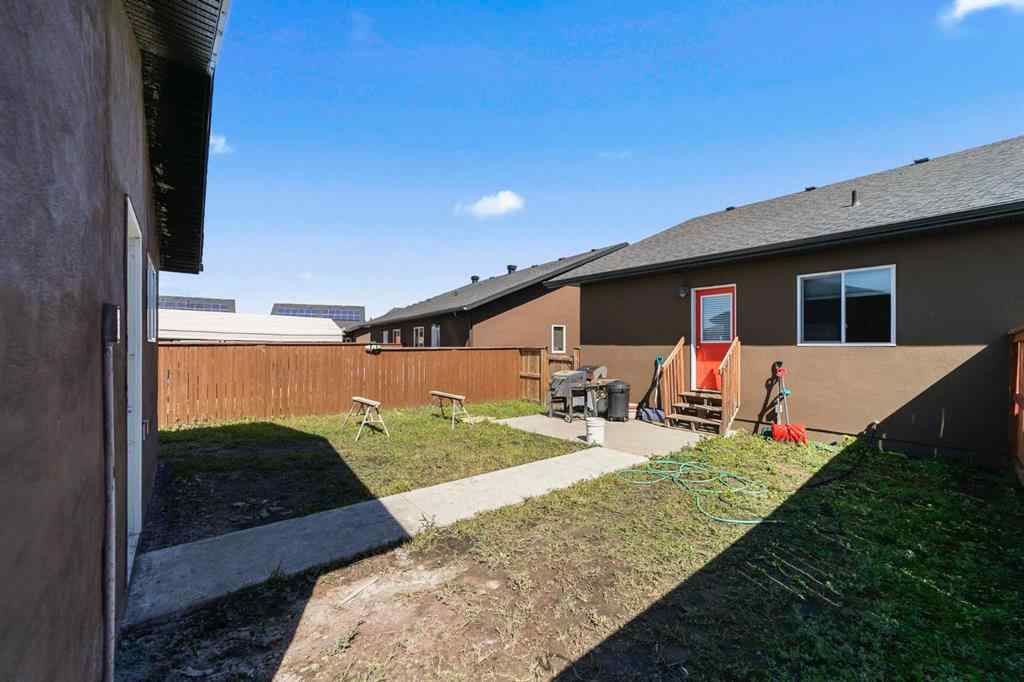 MLS® A2249695 - 4414B 73 Street  in West Park Camrose, Residential