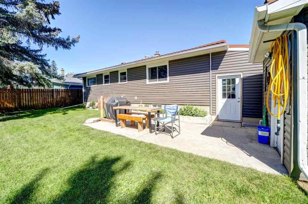 MLS® A2249698 - 418 Charlotte Street  in NONE Pincher Creek, Residential