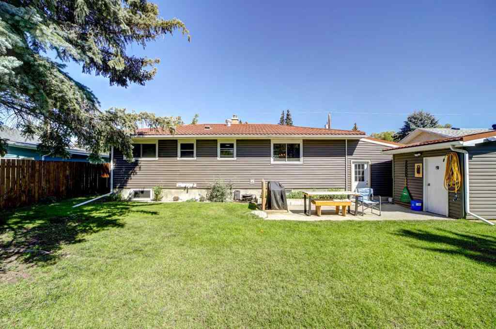 MLS® A2249698 - 418 Charlotte Street  in NONE Pincher Creek, Residential