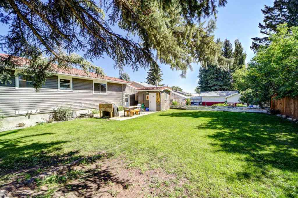 MLS® A2249698 - 418 Charlotte Street  in NONE Pincher Creek, Residential