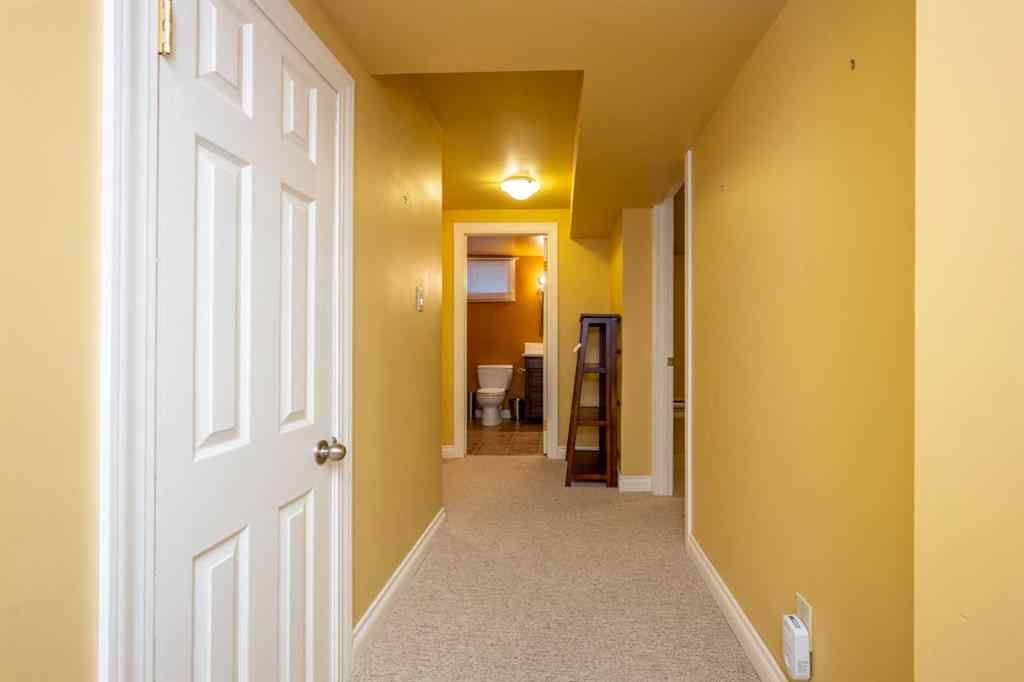 MLS® A2249712 - 15 Harrow Crescent SW in Haysboro Calgary, Residential