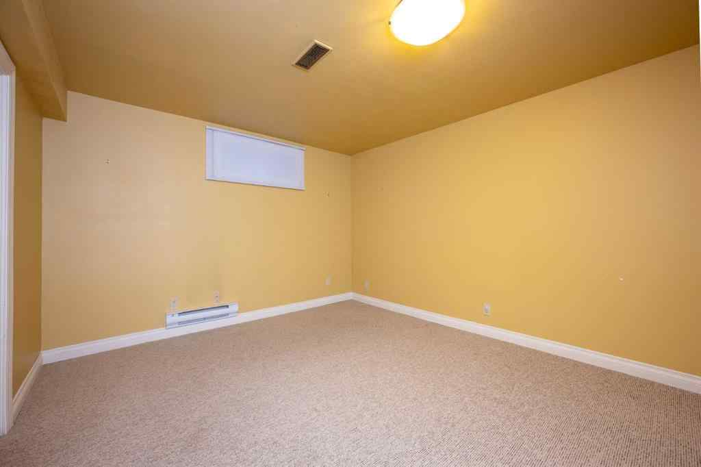 MLS® A2249712 - 15 Harrow Crescent SW in Haysboro Calgary, Residential
